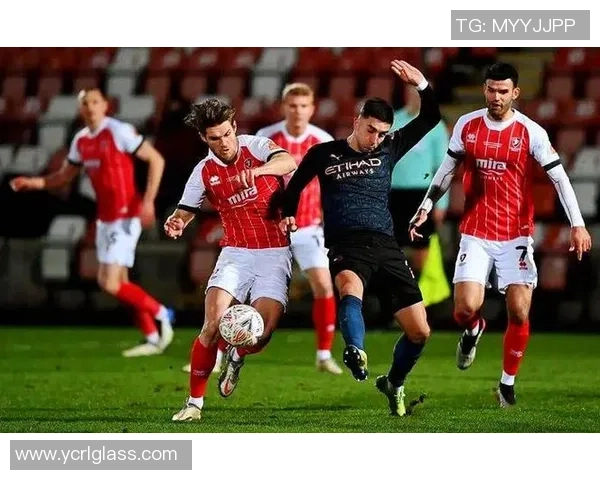 什鲁斯与温布尔登的激烈对决当前比分揭晓情况分析 什鲁斯与温布尔登的激烈对决当前比分揭晓情况分析