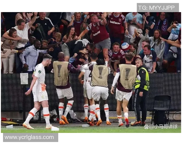 英超激战南安普顿主场迎战纽卡斯尔联全力争胜之战